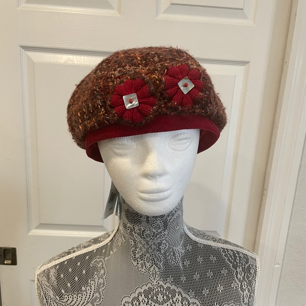 BETMAR NEW YORK HAT BRAND NEW RED